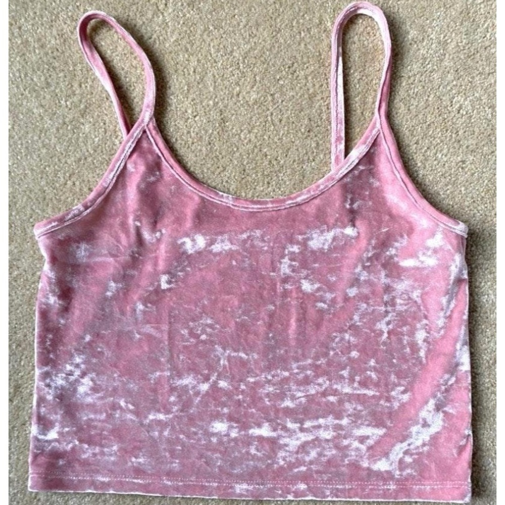 pacsun me to we cropped pink velvet crop top